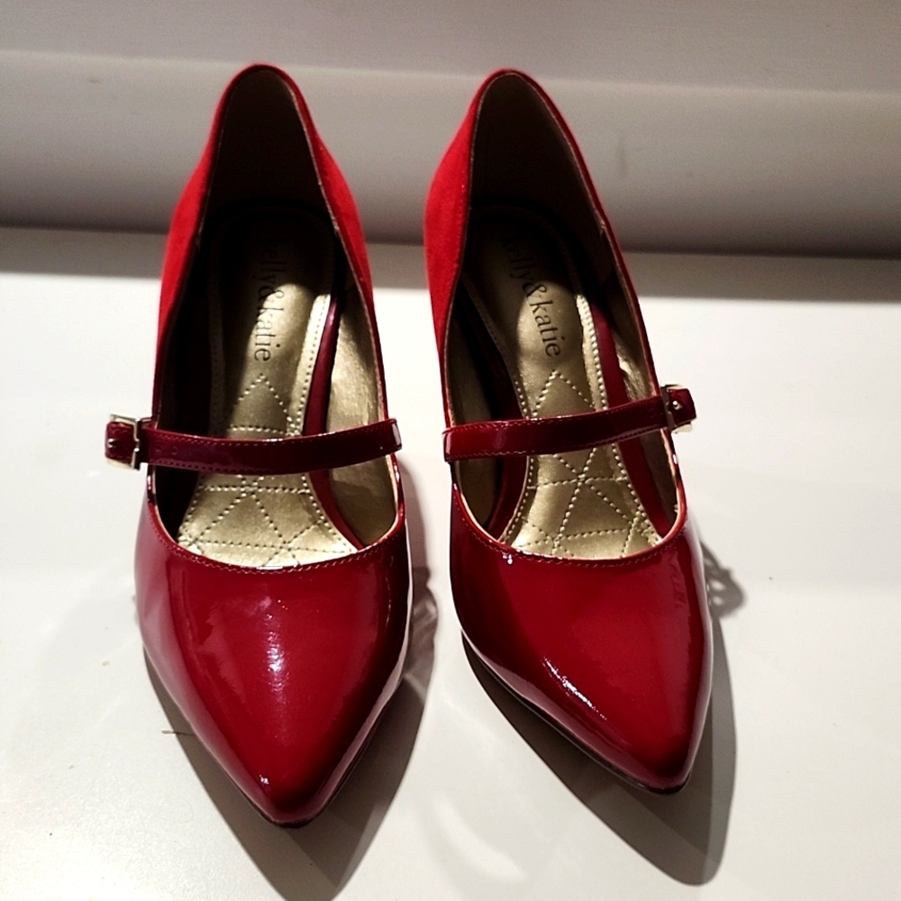 Shoes - Picture 2 of 4